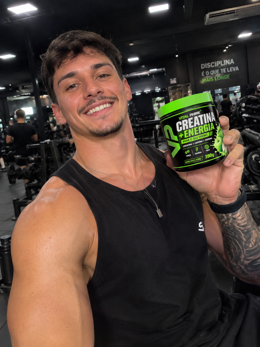 Thiago Alves usando a creatina maçã verde Vital Phine